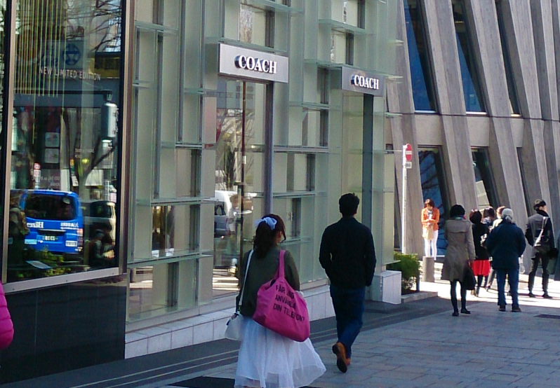 Access 表参道 Hairstudio Barretta