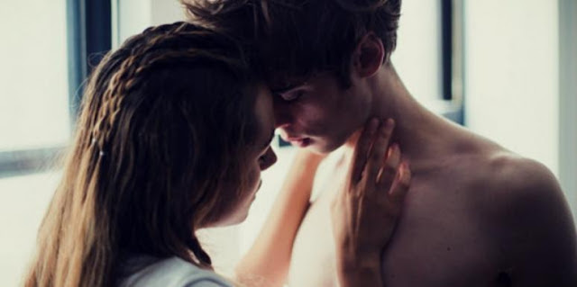 8 Mistakes That Couples Often Commit When They Kiss Their Partner!