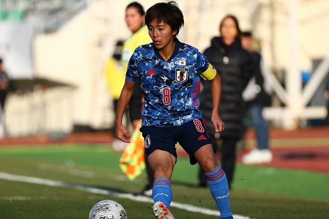 現役時代好きだったなー なでしこエース岩渕真奈が 憧れ の元日本代表 加地亮氏とeスポーツで対戦 サッカーダイジェストweb