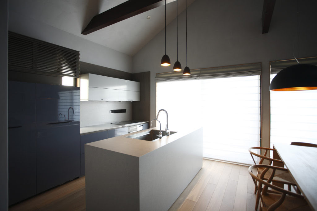 北欧テイストの2列型キッチン オーダーキッチン Modello