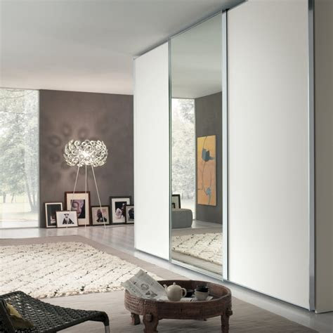 weisser kleiderschrank im schlafzimmer moderne designs