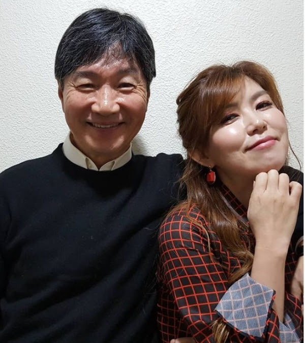 ê¹ì¸í íë°°ê°ì ê¹í¬ì§ê³¼ ë¤ì ì· ì¹êµ¬ê°ì ì¸ê·ì