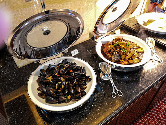 Clipper Lounge Mandarin Oriental Hong Kong Sunday Brunch Mussels