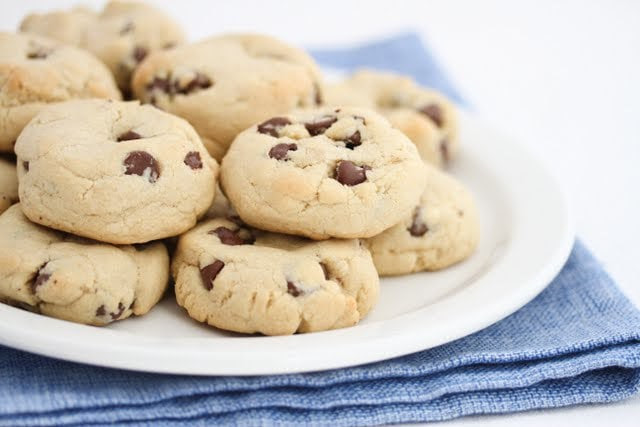 Cornstarch soft chocolate chip cookies - Kirbie's Cravings