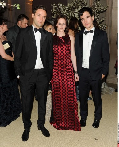 kristen stewart hot bodyguard. ICU Hot Bodyguard,
