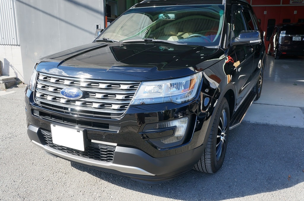 フォード エクスプローラーの板金修理 姫路市の車の板金塗装 大きなへこみ キズ 直し 事故修理 外車 輸入車 高級車 加古川市 高砂市 ベンツ Bmw アウディ ワーゲン ハイブリッド キズへこみ修理 板金塗装なら鈑金塗装チャンピオンの店 姫路市 Trガレージ