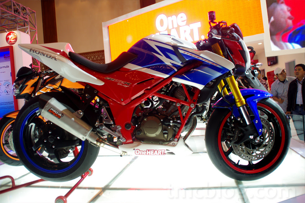 Motor Sport Baru Honda : CB 150 R