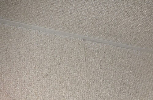 はがれた壁紙を文房具で補修してみたら うまくできた ひとりnaviコム