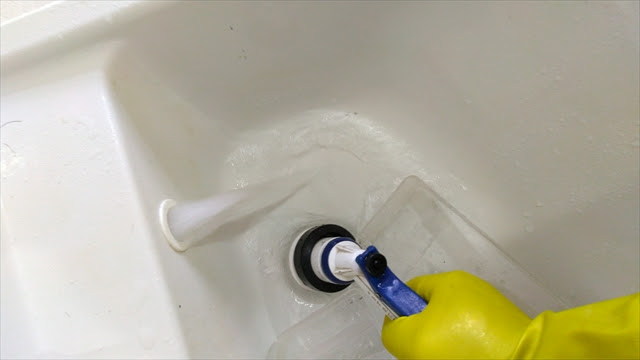 大掃除の時にはここまでチャレンジしてみよう 洗面台のオーバーフローの掃除はこうすれば簡単 お掃除番