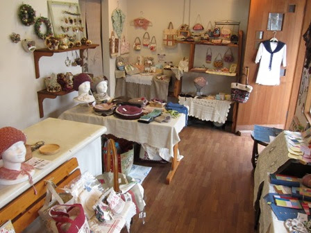 花つむぎ 手仕事展 開催中 手作りと雑貨 Amilien