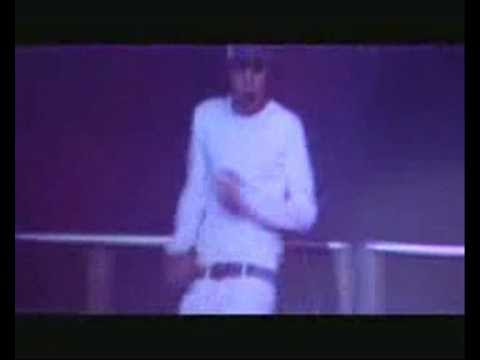 justin bieber pants fall down. Justin Bieber Pants Falling Down Live! July 2010 !