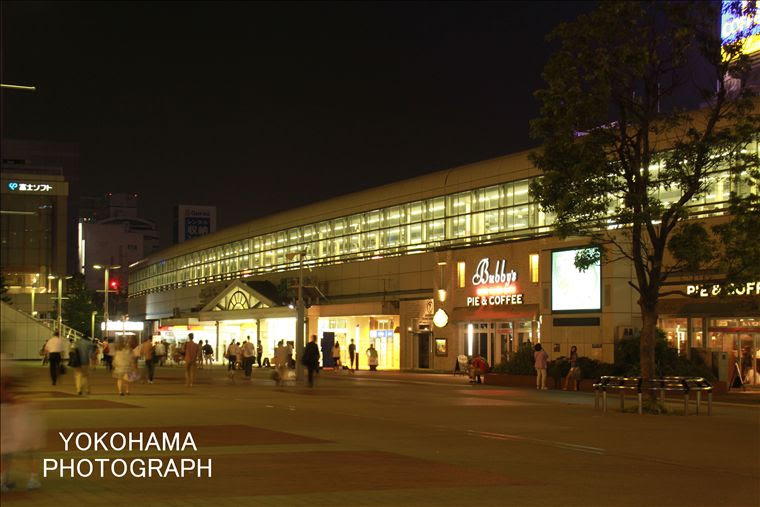 横浜フォトグラフ 桜木町駅前広場 夜の部