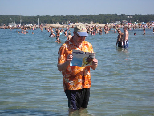 ReadingComicsAtTheBeach3