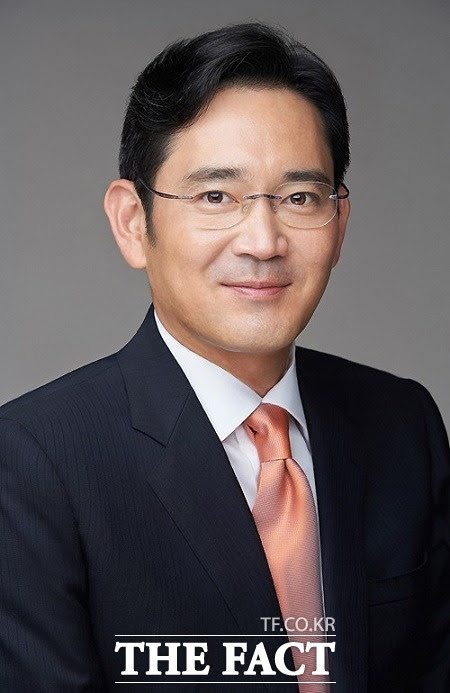 ì¼ì± ììì¸ì¬ ì¹ì§ ì¹¼ë°