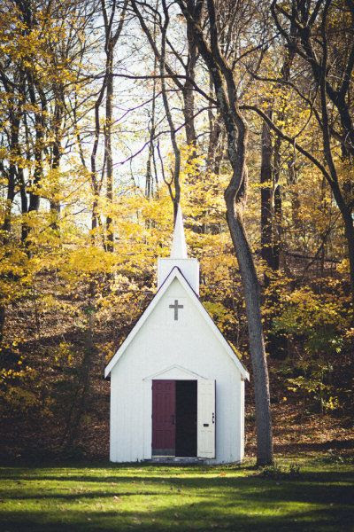 A sweet chapel in the woods. Photography by studiouma.com / Venue by rockmillbrewery.com