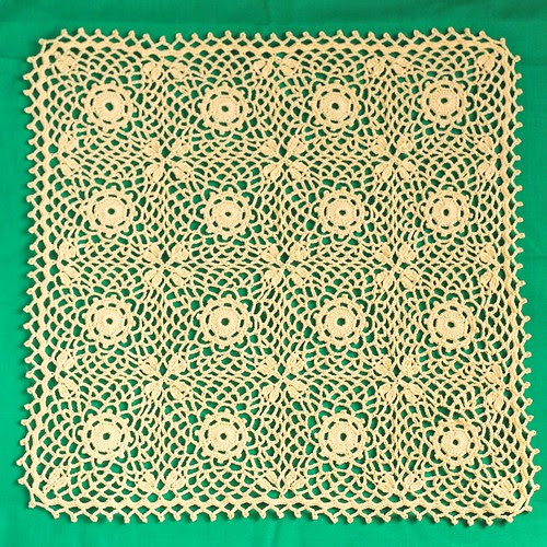 Mini Cloth from Crochet Lace in Antique Style