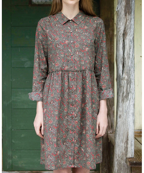 シックな大人カラーの花柄ワンピース ワンピース シロップ シロップ のファッション セール