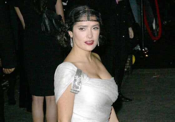 salma hayek pictures breastfeeding. salma hayek pictures reastfeeding. 2011 hair salma hayek breastfeeding