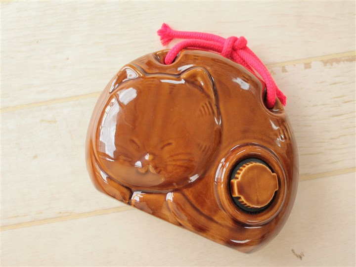 猫の形がかわいい陶器製の湯たんぽ ねこぽん