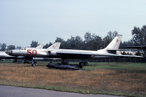 50r Tu-16