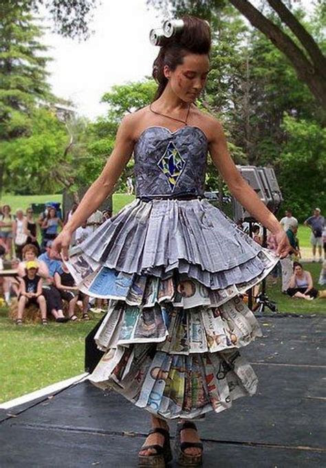 From paint colors to bath mats, these ideas will give you quick, beautiful results! 20 Creative Newspaper Craft Fashion Ideas - Hative
