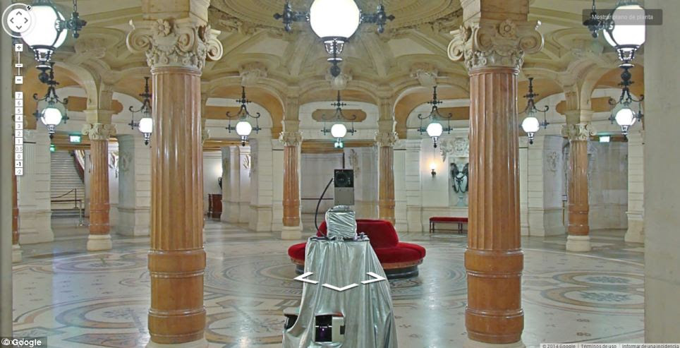 Mario Santamaría tracked down selfies of the robocam captured in the many mirrors of the museums it was photographing.