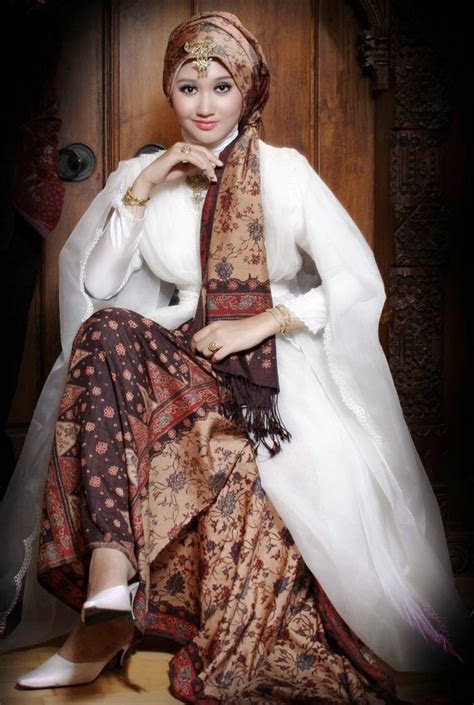 kebaya anne avantie berhijab terbaru kumpulan model