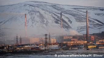 Cidades construídas sobre o permafrost, como Norilsk, na Rússia, poderão desmoronar devido ao aquecimento global.