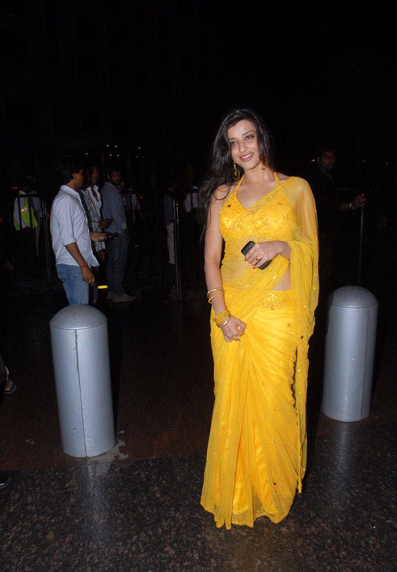 MADHURIMA GLORIUS STILLS IN SAREE AT SANTOSHAM AWARDS unseen pics