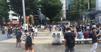 ポケモンgo 池袋西口公園の人だかりの理由は 千秋日記