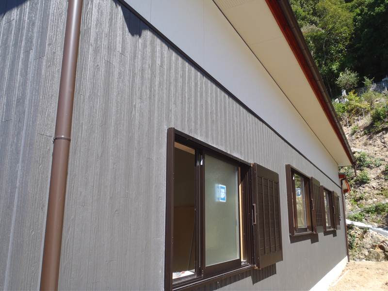 周防大島町庫裡の新築 サイディング張と屋根工事完了 注文住宅は周防大島 柳井市の白木産業