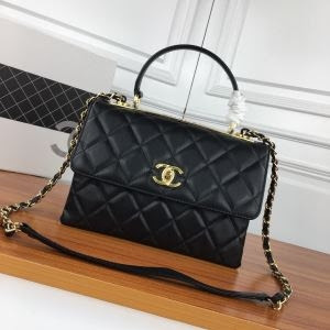 シャネル ショルダーバッグ レディース 楽チン感あるコーデに CHANEL MATELASSE マトラッセ コピー 2色 相性抜群 手頃価格