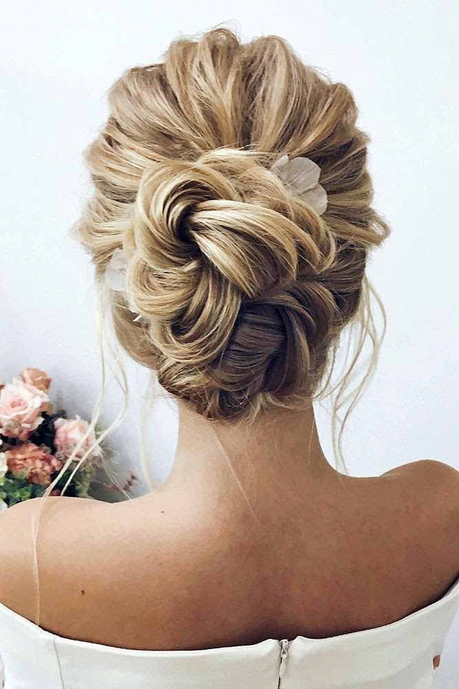 Cute Hairstyles For Short Hair With Bangs : Classic Wedding Hairstyles: 30 Timeless Ideas | Short : From shaggy styles to chic updos.