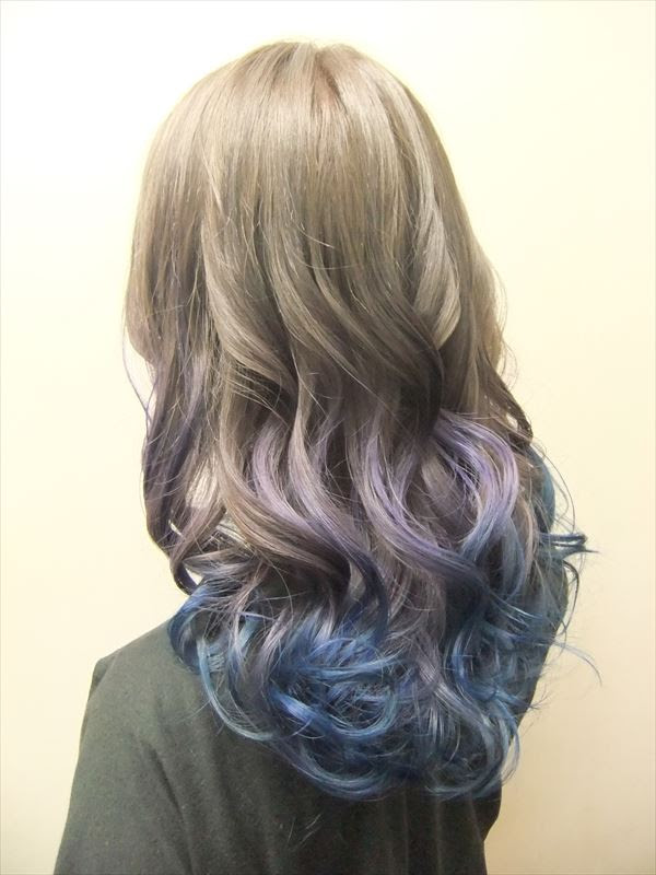 アッシュベージュからパープル ブルーのグラデーションカラー News And Blog 名古屋 栄 伏見 Salon Pratino プラチノ 特殊ヘアも実現可能な技術を持った美容室
