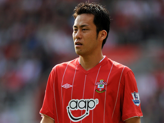 日本代表プロサッカー選手吉田麻也 よしだまや の愛車ベンツa250 が車上荒らし リアガラス破損で盗難事件