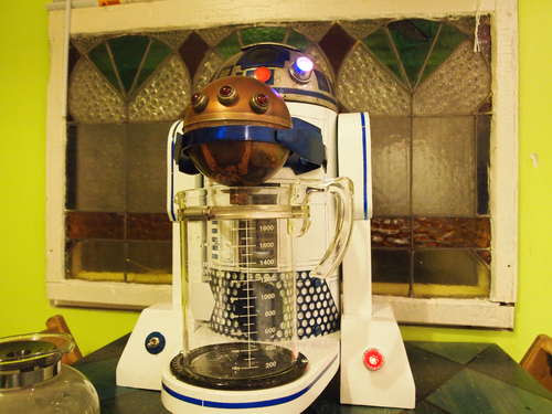 Download Star Wars R2-D2 Coffee Maker | Gadgetsin