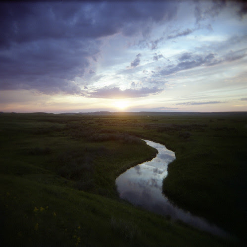 Nighttime falls over the Frenchman River valley