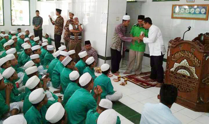 Sudirman Sulaiman Beri Tausiah di Ponpes As’Adiyah Wajo