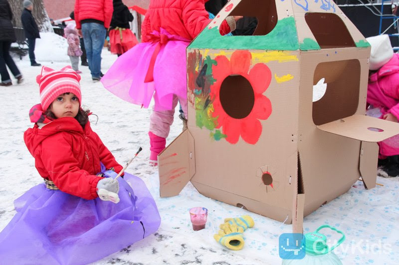 Cardboard Rocket_010