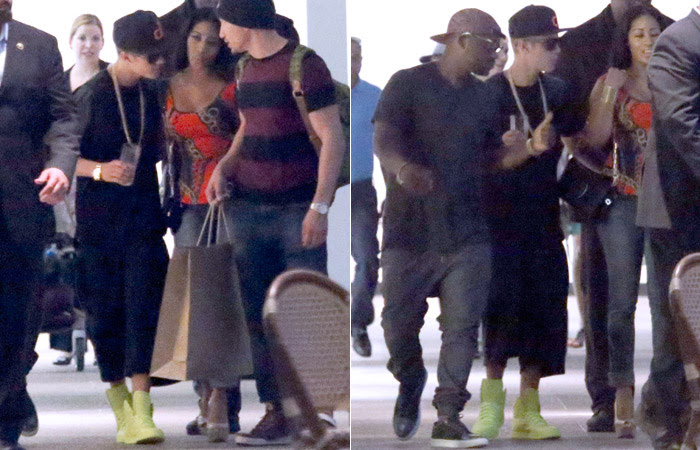 Justin Bieber faz compras no shopping com mulher misteriosa