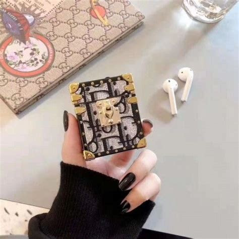 On paper, this little trick should be possible. Christian Dior Airpod Case #719554 | Case, Cute ipod cases