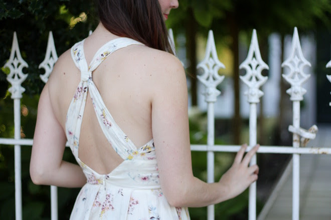 White Dress, Picket Fence