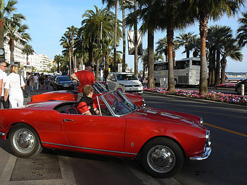 voitures rouges.jpg