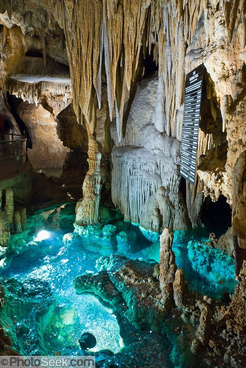 .The Wishing Well at Luray Caverns, Virginia .
