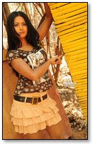 Divya Showing Her Thighs