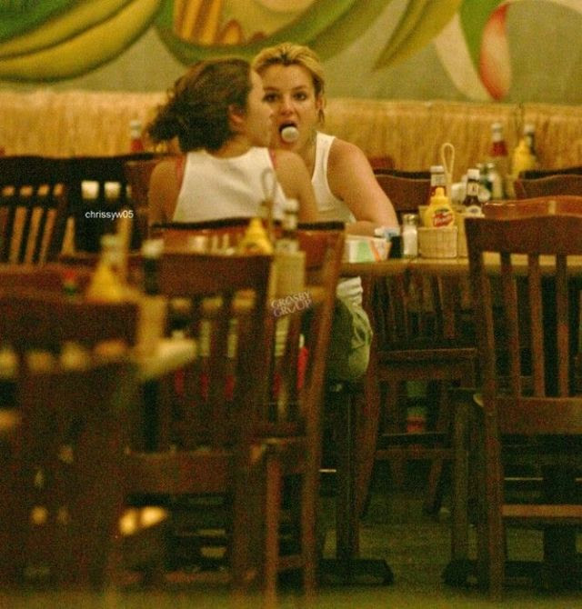 Funny celebrities (54 pics)