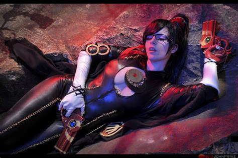 cosplay bayonetta  ketat tapi tetap lincah