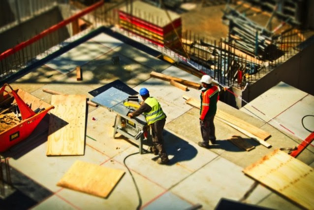 Construction site build construction work 159306 640x427