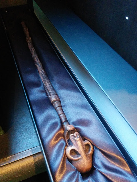 ハリーポッターオリジナル魔法の杖13本写真 オリバンダーの店 Usj Blog