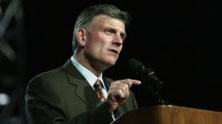 Receita Federal dos Estados Unidos está pressionando entidades contrárias ao aborto e casamento gay, diz pastor Franklin Graham